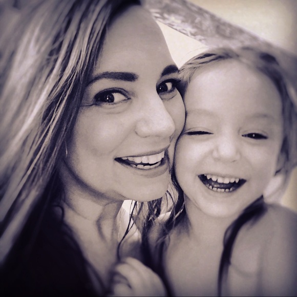 Meet your Posher, Mandi - Picture 4 of 9